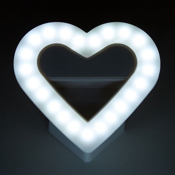 Heart Clip On Ring Light - Picture 3 of 3